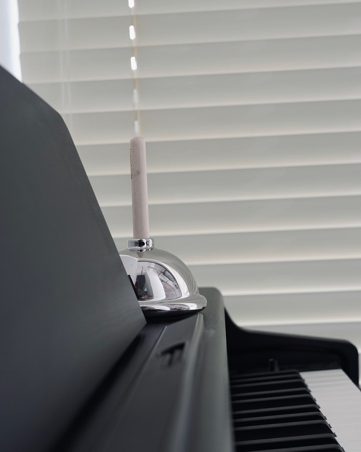 Plunger-Shaped Diffuser with Oil Refill