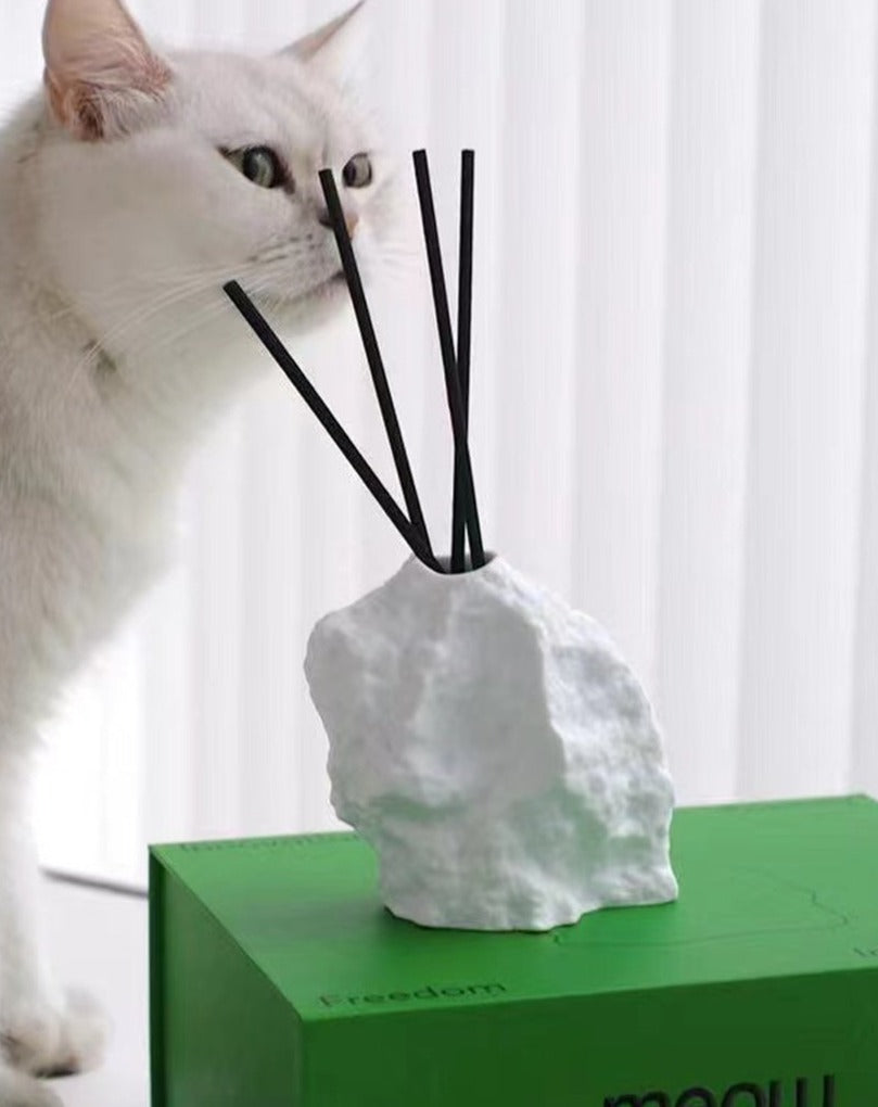 Serene Stone Diffuser for Pet-friendly Scents